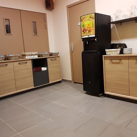 Nevers Hotel Екстер'єр фото