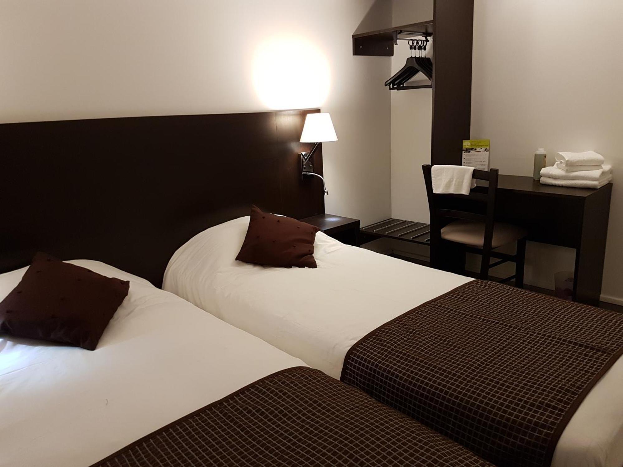 Nevers Hotel Екстер'єр фото