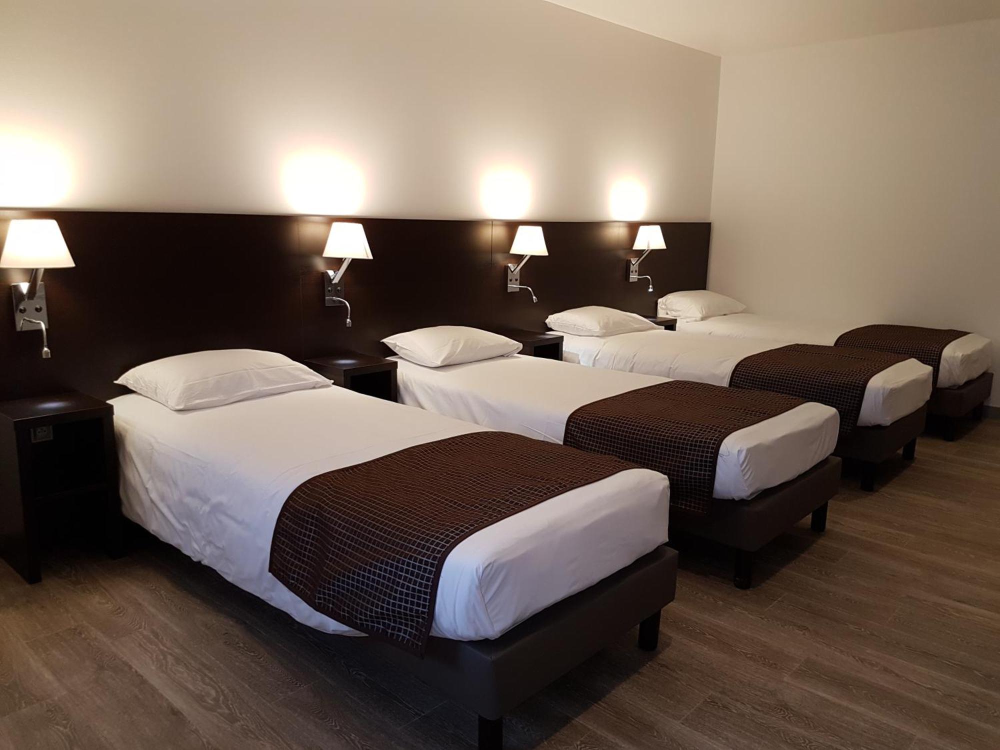 Nevers Hotel Екстер'єр фото