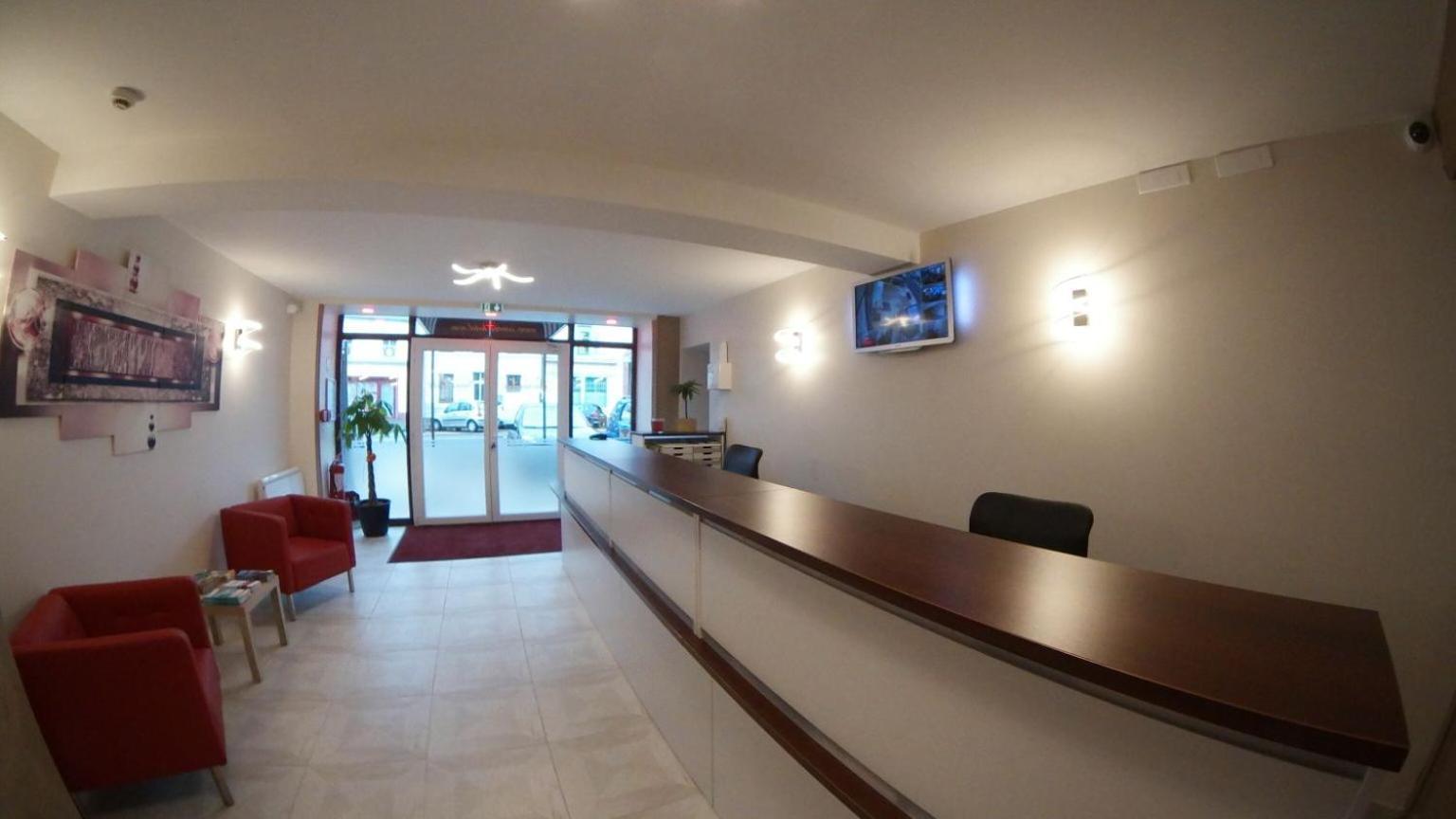 Nevers Hotel Екстер'єр фото