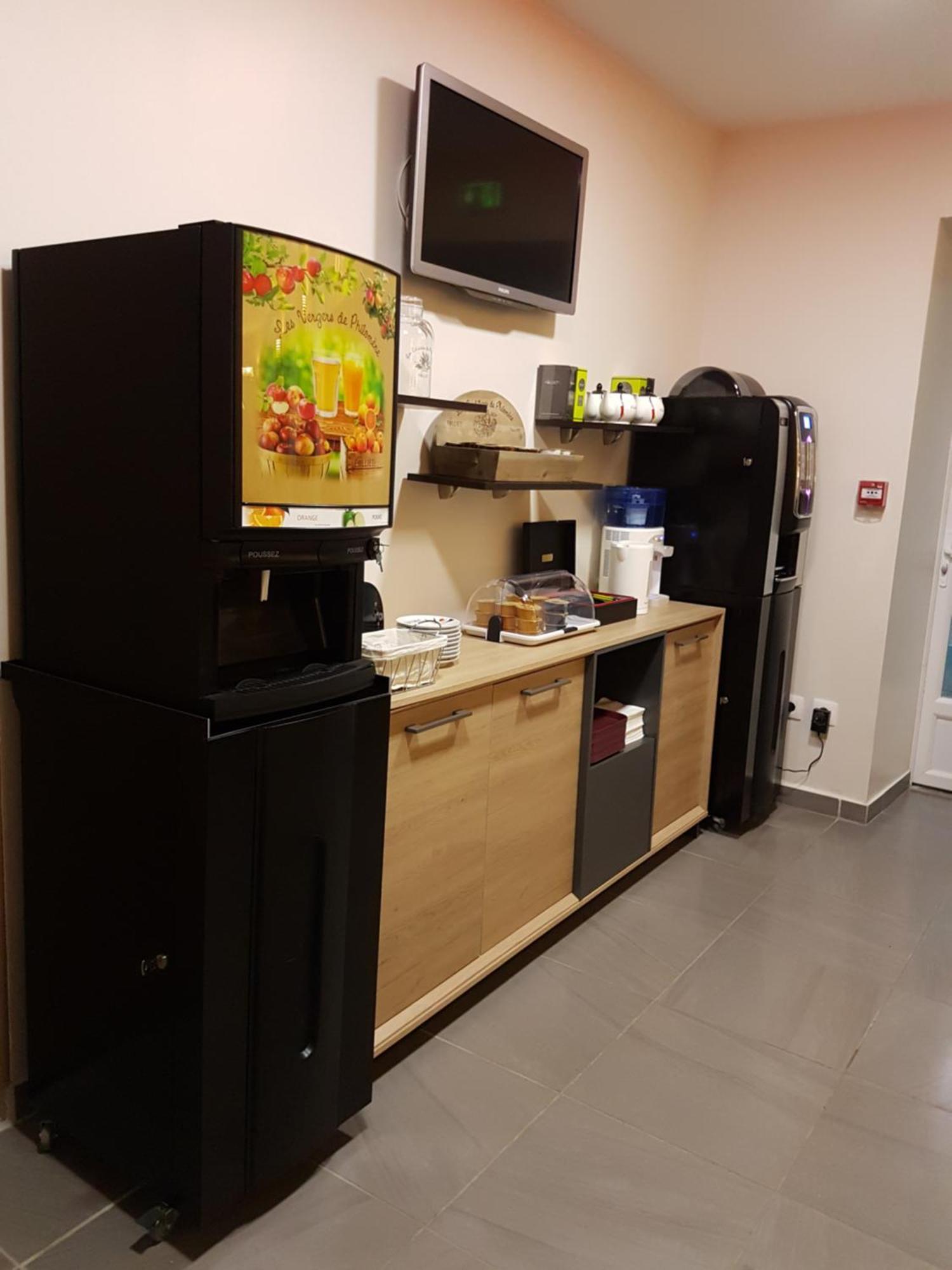 Nevers Hotel Екстер'єр фото