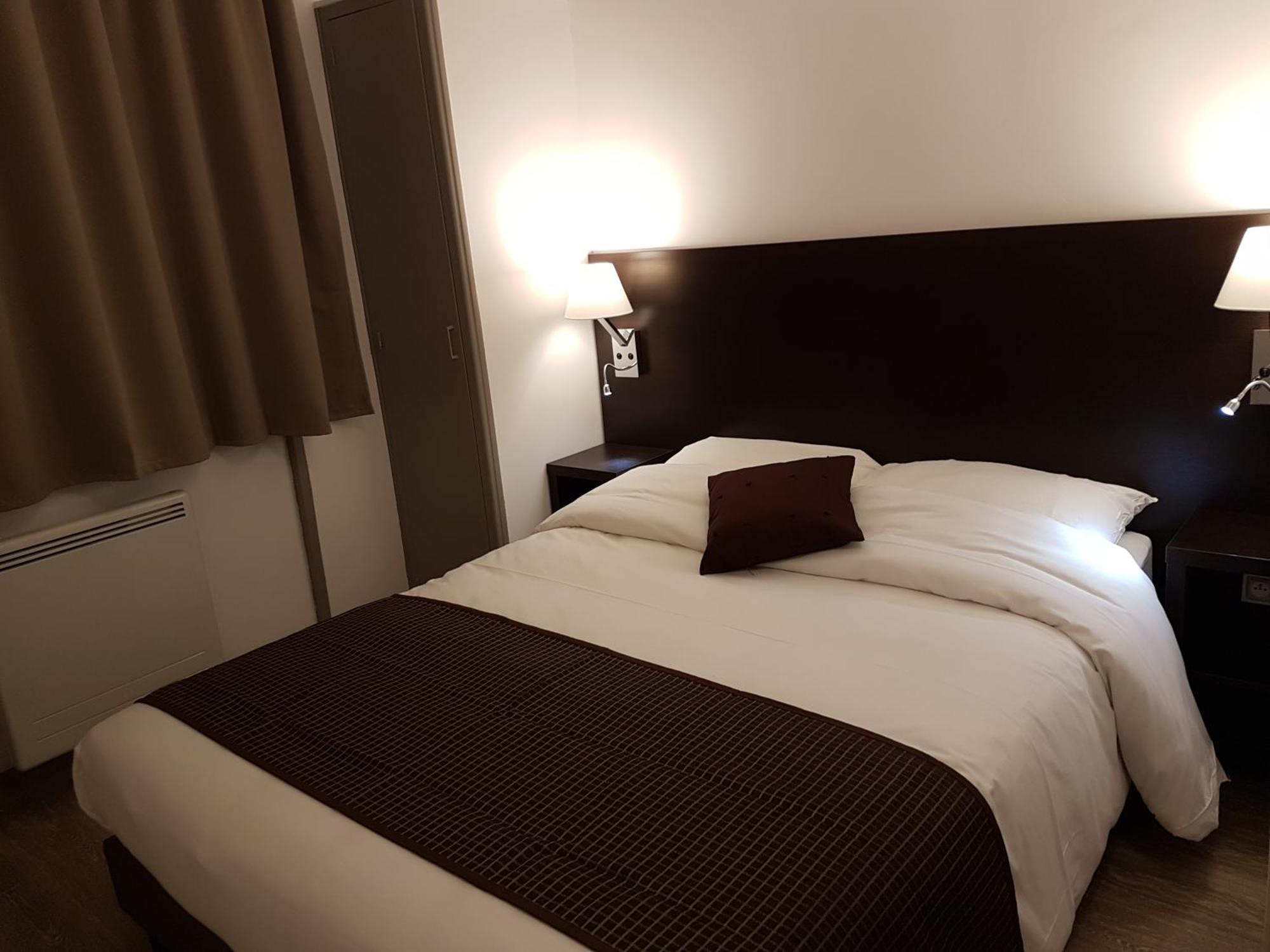 Nevers Hotel Екстер'єр фото